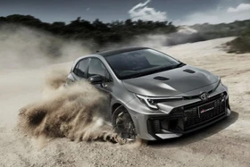 Ra mắt Toyota GR Corolla 2026 nâng cấp, giá từ 38.500 USD