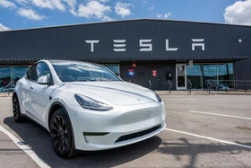 Hơn 170.000 xe Tesla Model Y bị điều tra sau sự cố trẻ em mắc kẹt