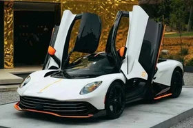 Aston Martin Valhalla vẫn đang sản xuất, nhưng đã có đại gia nhận xe