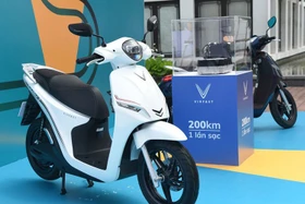 Doanh số xe máy điện bùng nổ, tăng gần 200% nhờ chuyển đổi xanh