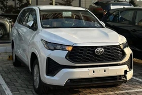 Ra mắt Toyota Innova Cross 2.0G bản cắt trang bị, giá 730 triệu tại Việt Nam