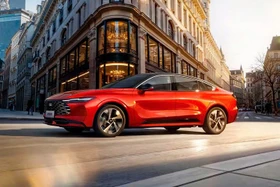 Ford Mondeo 2026 vừa ra mắt, sedan cỡ D sẵn sàng đấu Toyota Camry 