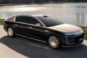 Maextro S800 của Huwei vượt mặt BMW 7-Series trong phân khúc xe sang