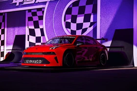 Lynk & Co 03+ TCR giá 5,2 tỷ đồng "cháy hàng" trước ngày mở bán