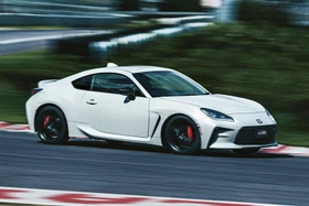 Toyota GR 86 2026 ra mắt Thái Lan, giá gần 2,5 tỷ đồng