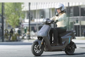 Yamaha JOG E 2025 trình làng - xe máy điện đổi pin giá 26,8 triệu đồng