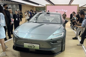 Chi tiết Toyota bZ7 – sedan điện cỡ S-Class, động cơ Huawei chạy 700km/sạc