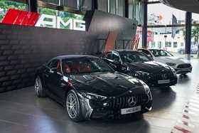 Hàng loạt xe sang "xả hàng" cuối năm, có mẫu ôtô giảm cả tỷ đồng