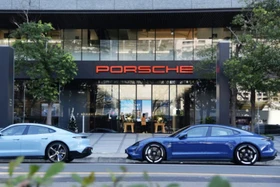 Porsche bị kiện 7,91 nghìn tỷ đồng vì ép đại lý xây dựng showroom