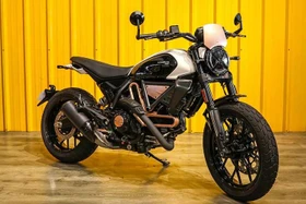 Chi tiết Ducati Scrambler 10° Anniversario Rizoma Edition độc nhất Việt Nam