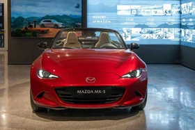 Mazda MX-5 2026 được nhận cọc tại Việt Nam, giá từ 1,359 tỷ đồng