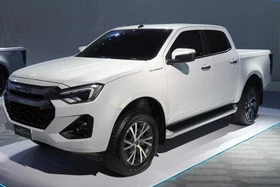Isuzu sắp ra mắt xe bán tải D-Max plug-in hybrid "đấu" Ford Ranger