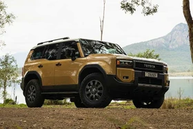 Ra mắt SUV địa hình Tyota Land Cruiser Prado Altitude từ 1,69 tỷ đồng