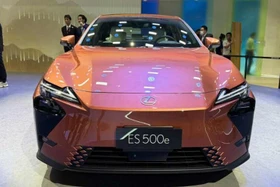 Đại lý Việt nhận cọc cho xế sang Lexus ES 2026, trên 2,3 tỷ đồng
