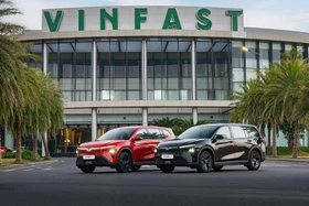 VinFast VF MPV 7 giá lăn bánh gây sốc, thấp hơn mức niêm yết