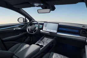 Châu Âu và Trung Quốc muốn hạn chế cảm ứng trên màn hình ôtô