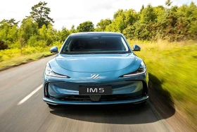 MG IM5 từ 1,1 tỷ đồng sắp ra mắt Thái Lan, "đấu" Toyota Camry