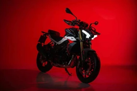 Benelli TNT 550 2026, chiếc naked-bike "giá rẻ" có gì đáng để chờ đợi?