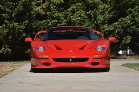Ferrari F50 đời 1995 mới lăn bánh 406km được bán với giá 320 tỷ đồng