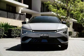Kia EV6 2026 chốt giá từ 1,26 tỷ đồng, lăn bánh tới 560km/sạc