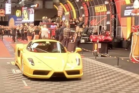 Ferrari Enzo từng của nhà sưu tập quá cố Phil Bachman gần 430 tỷ đồng
