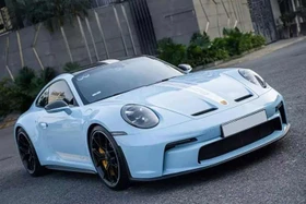 Porsche 911 GT3 từng của Cường Đô la được dán đổi màu xanh ngọc bích