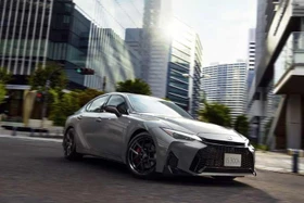 Lexus IS F Sport Mode Black V đặc biệt từ 1,12 tỷ đồng ra mắt 