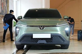 VinFast Limo sắp có bản gia đình, thêm trang bị như cận xe sang