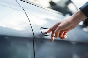 Tay nắm cửa điện dạng ẩn phải "khai tử" tại Trung Quốc từ năm 2027