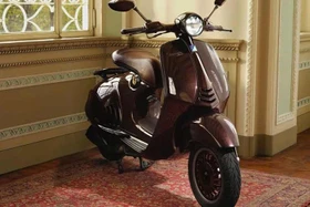 Ra mắt Vespa 946 Horse 2026 giới hạn 888 xe cho dân chơi năm Bính Ngọ