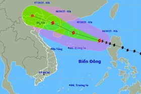 Bão số 11 Matmo giật cấp 16 đổ bộ Bắc Bộ ngày 6/10