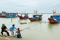 Hà Tĩnh cấm biển, lên phương án đối phó với bão số 10 