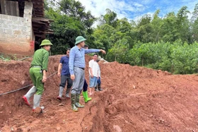 Xã Pà Cò khẩn trương di dời người dân khỏi khu nguy cơ sạt lở