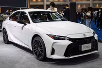Ra mắt Lexus IS300h 2026 giá 2,29 tỷ đồng tại Thái Lan, có về Việt Nam?