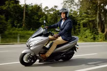 Suzuki Burgman 15 giá tới 85 triệu đồng, có gì đấu Honda PCX?