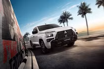 Ra mắt Mitsubishi Triton Mega Cab STREET 2025 cực ngầu, chỉ từ 530 triệu