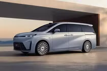 GAC E8 từ 700 triệu đồng - MPV chạy hơn 200km không "uống 1 giọt xăng"