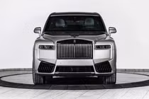 Ngắm Rolls-Royce Cullinan sang chảnh chống đạn súng trường và lựu đạn