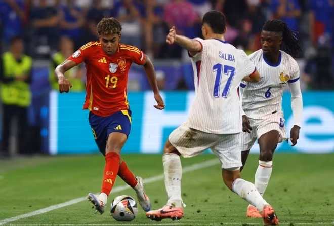 Mới 18 tuổi, Yamal đã trở thành trụ cột của cả Barca lẫn tuyển Tây Ban Nha, thậm chí thuộc nhóm cầu thủ hàng đầu hiện nay