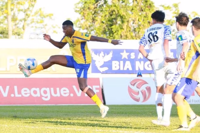 Cunha mở tỉ số cho Bắc Ninh FC