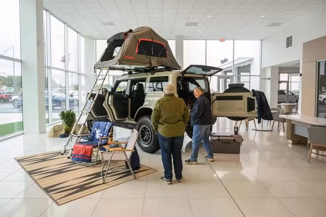 ford-showroom-1.jpg