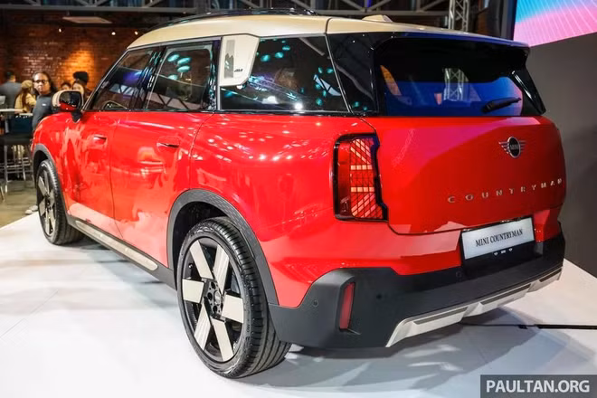 mini-countryman-s-fiery-stallion-edition-3.jpg