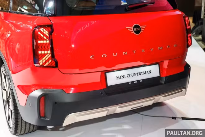 mini-countryman-s-fiery-stallion-edition-9.jpg